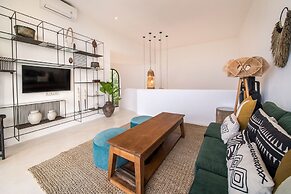 NEW ! Stunning 4BR Jungle View Villa in Lovina