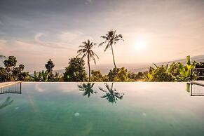 NEW ! Stunning 4BR Jungle View Villa in Lovina