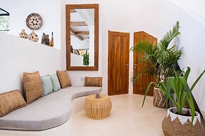 NEW ! Stunning 4BR Jungle View Villa in Lovina