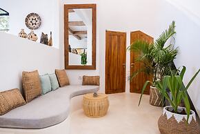 NEW ! Stunning 4BR Jungle View Villa in Lovina