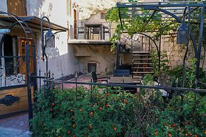 Azalea Terrace Cave Hotel
