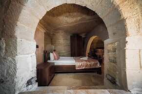Azalea Terrace Cave Hotel