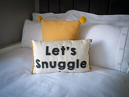 Captivating House in Aberdare Sleeps 6 Near Brecon