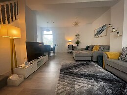 Captivating House in Aberdare Sleeps 6 Near Brecon