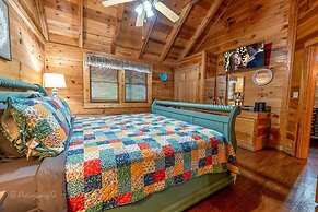 Bean Pot 1 Bedroom Cabin by RedAwning