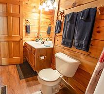 Bean Pot 1 Bedroom Cabin by RedAwning