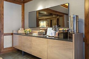 Ritz Carlton Vail #200 3 Bedroom Condo by RedAwning