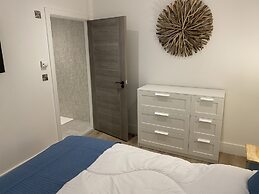 Stunning Cliff Edge Apartment in Newquay