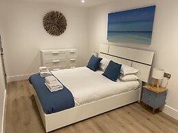 Stunning Cliff Edge Apartment in Newquay