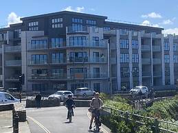 Stunning Cliff Edge Apartment in Newquay
