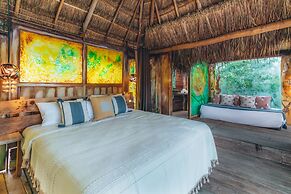 Embajada Universal By La Eufemia Group