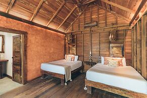 Embajada Universal By La Eufemia Group