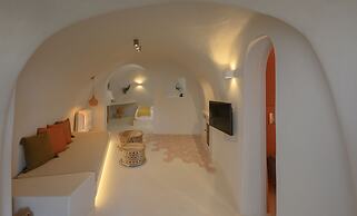 Elements Cave Suites