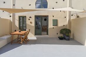 Elements Cave Suites