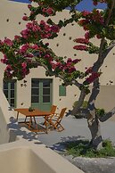 Elements Cave Suites