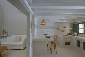 Elements Cave Suites