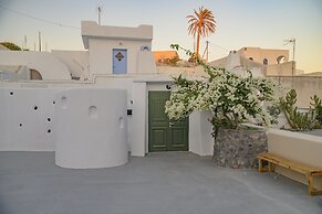 Elements Cave Suites