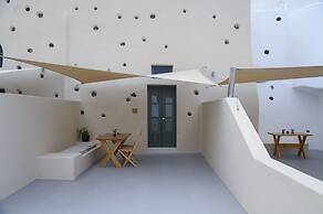 Elements Cave Suites