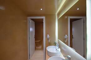 Elements Cave Suites