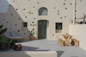 Elements Cave Suites