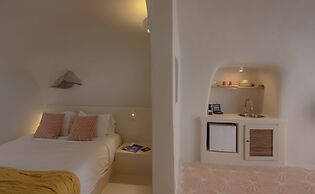 Elements Cave Suites