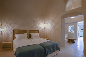 Elements Cave Suites