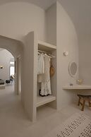 Elements Cave Suites