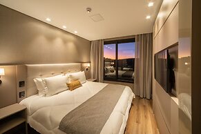 Château Laghetto Collection