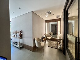 Château Laghetto Collection