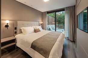 Château Laghetto Collection