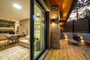 Château Laghetto Collection