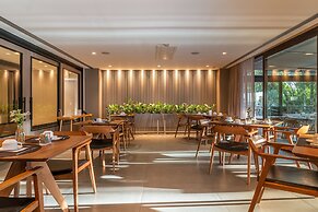 Château Laghetto Collection