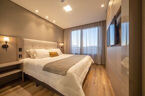 Château Laghetto Collection