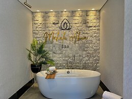 Château Laghetto Collection