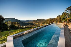 Château Laghetto Collection