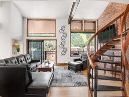 Vantage Point Condo 502