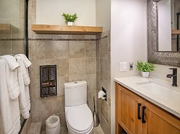 Vantage Point Condo 502