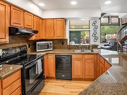 Vantage Point Condo 502