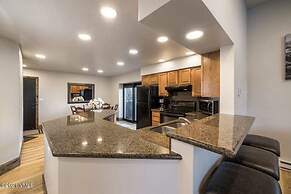 Vantage Point Condo 502