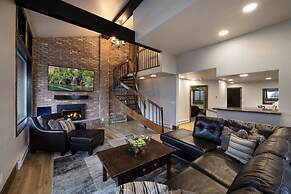 Vantage Point Condo 502