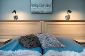 House of Northern Senses