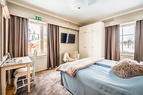 House of Northern Senses