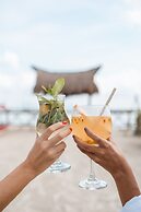 AMALIFE Beach Club & Hotel