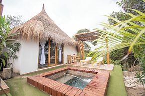 AMALIFE Beach Club & Hotel