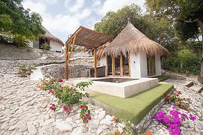 AMALIFE Beach Club & Hotel