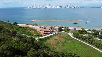 AMALIFE Beach Club & Hotel