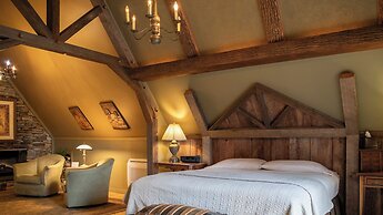 Twin Pine Manor Bed & Breakfast