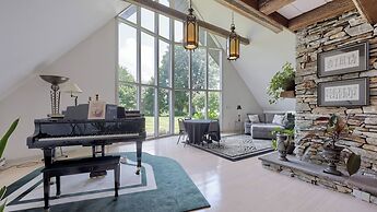 Twin Pine Manor Bed & Breakfast