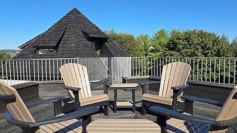 Twin Pine Manor Bed & Breakfast