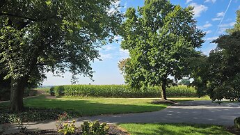 Twin Pine Manor Bed & Breakfast